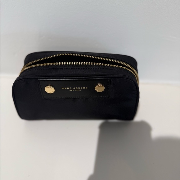 NWT Marc Jacobs nylon cosmetic pouch - Picture 2 of 5